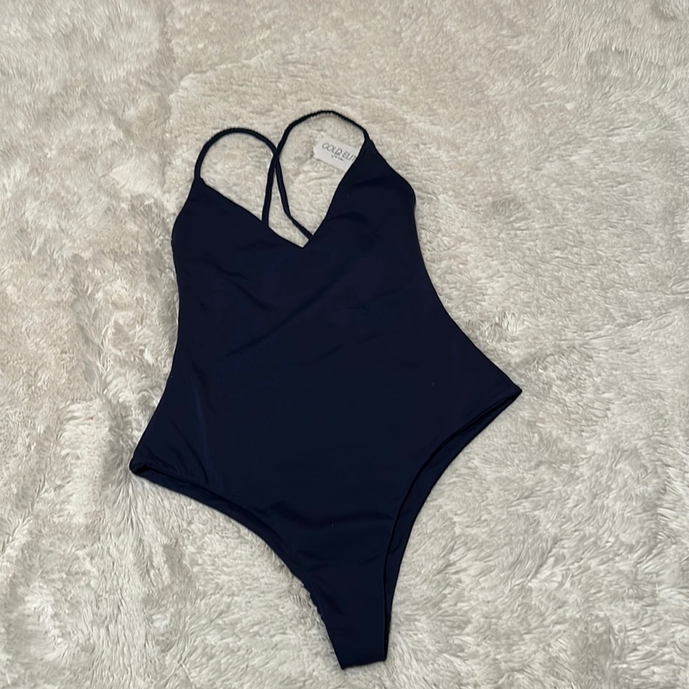 😊 NWT Gold Elite One Piece Swimsuit